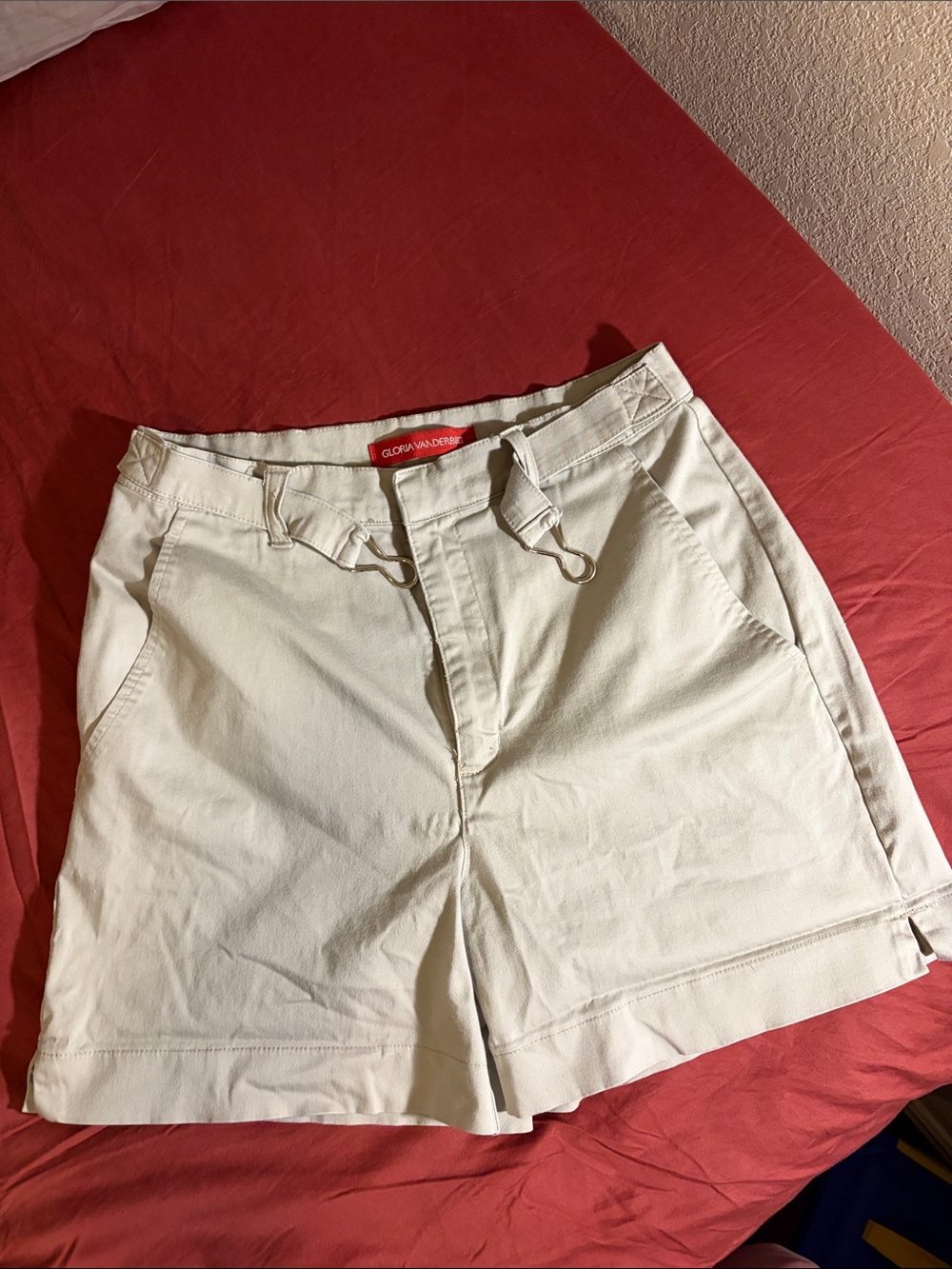 Gloria Vanderbilt Off-White Belted Cotton Shorts